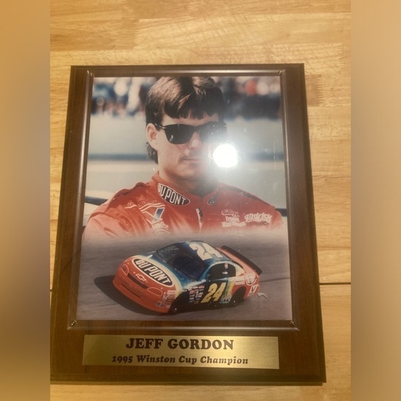 Jeff Gordon 1995 Winston Cup Champion plaque. In excellent condition. - Picture 5 of 7